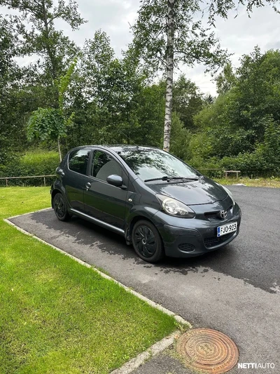 Toyota Aygo 1,0 VVT-i + 5ov 2010, photo 3/24