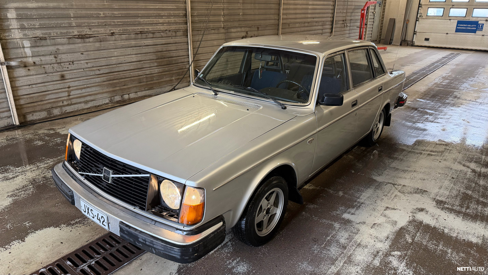 Volvo 244