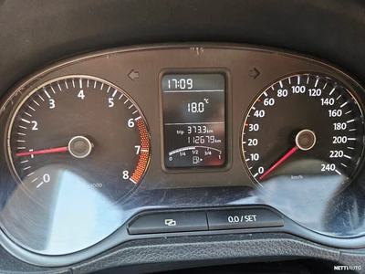 Volkswagen Polo 2011, photo 6/22