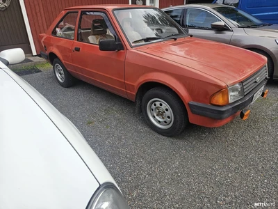 Ford Escort 1982, photo 6/13