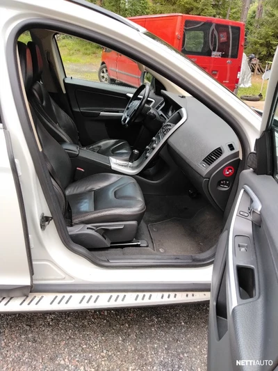 Volvo XC60 2011, kuva 3/10
