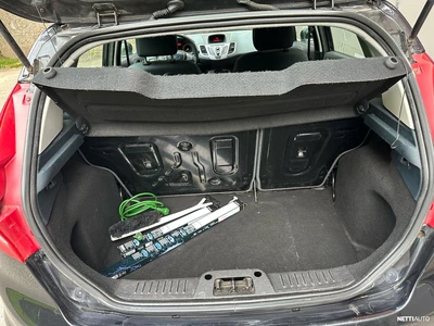 Ford Fiesta 1,25 82 hv Trend M5 5-ovinen 2011, photo 7/12