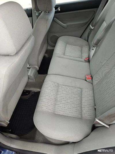 Volkswagen Golf 1,6 75 kW Comfortline 2d 2005, kuva 8/8
