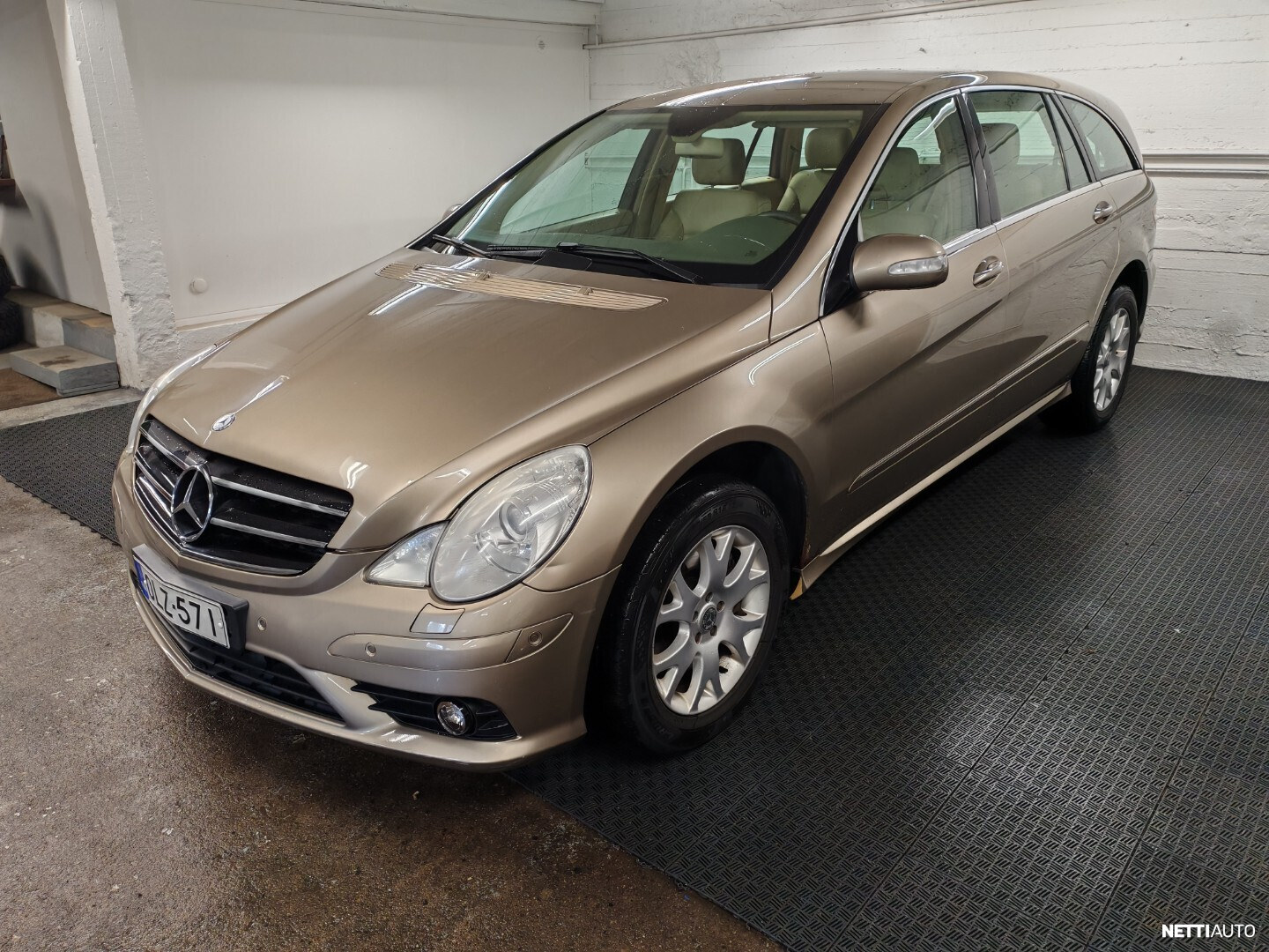 Mercedes-Benz R