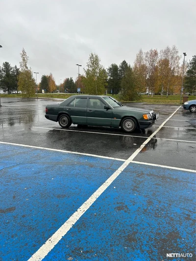 Mercedes-Benz E 1990, kuva 4/5