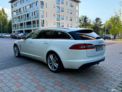 Jaguar XF 2.2d Sportbrake 2014, photo 2/10