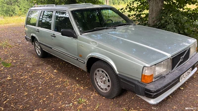 Volvo 740 GLE 2.0i 5d 1987, photo 3/4