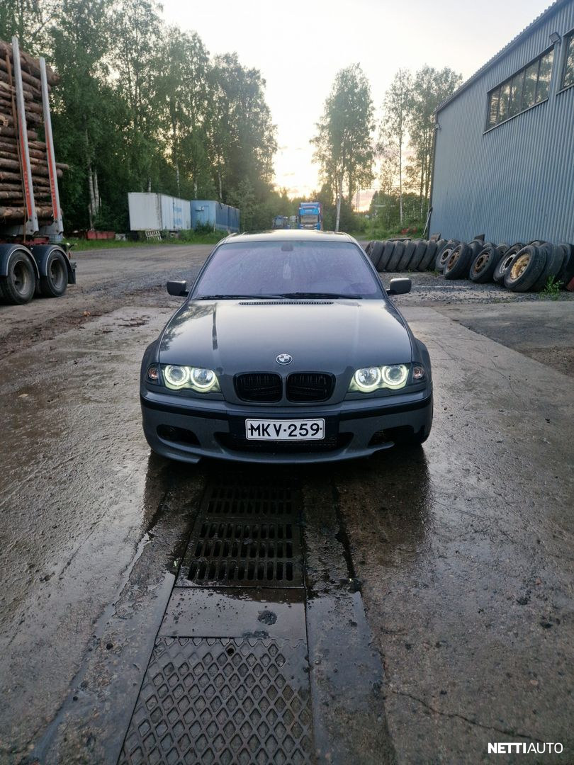 BMW 330