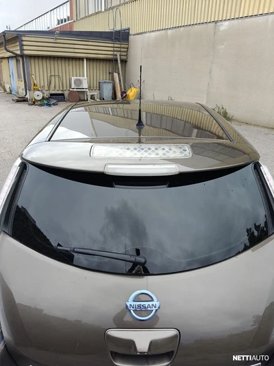 Nissan Leaf Acenta 30 kWh 6,6 kW charger 2016, photo 5/16