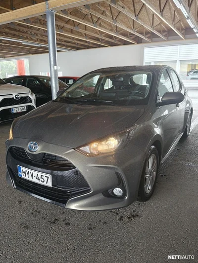 Toyota Yaris 1,5 Hybrid Active 2020, kuva 2/7