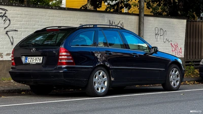 Mercedes-Benz C 2006, kuva 2/10