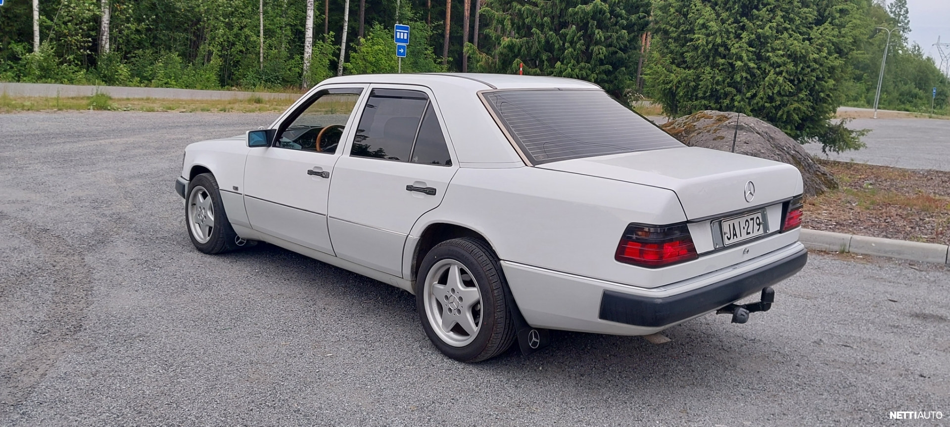 Mercedes-Benz 200