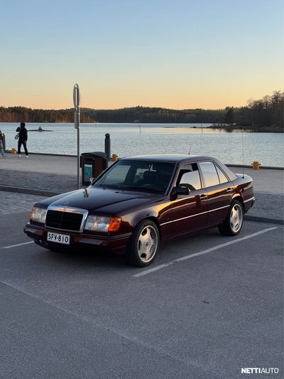 Mercedes-Benz 300 E 1992, kuva 2/6