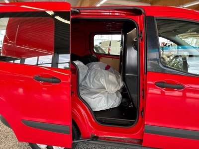 Ford Transit Courier 2021, photo 5/26