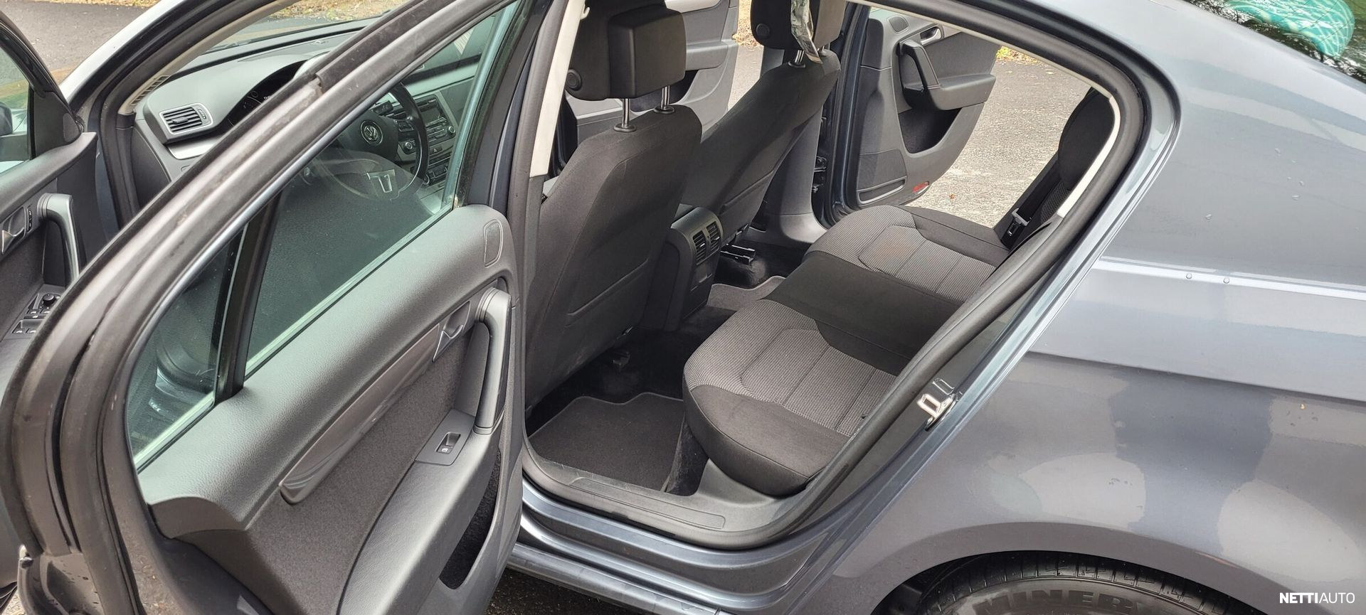 Volkswagen Passat 2012, photo 7/19