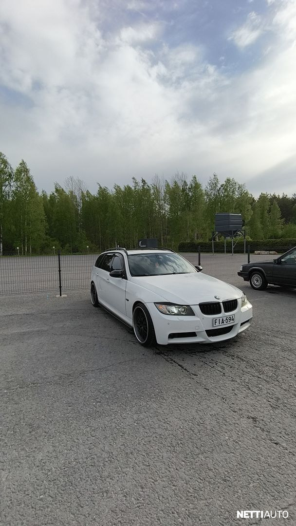 BMW 330