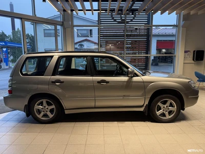 Subaru Forester 2,0i 4WD 2006, kuva 3/10