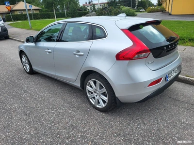 Volvo V40 2017, photo 6/15