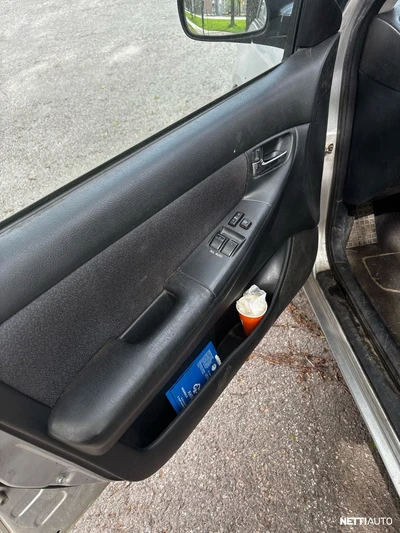 Toyota Corolla 1,6 VVT-i Linea Terra 4ov 2003, photo 3/8