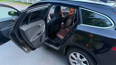 Volvo V60 D2 Momentum Business aut 2013, kuva 6/13