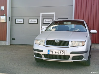 Skoda Fabia 2005, photo 1/10