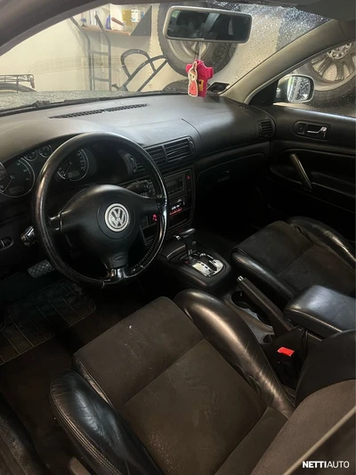 Volkswagen Passat 2004, photo 3/9