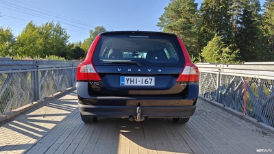 Volvo V70 2,0D Kinetic 2009, kuva 2/10