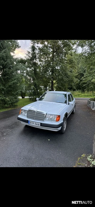 Mercedes-Benz 200 1987, photo 2/3