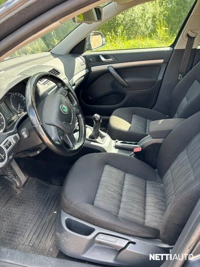 Skoda Octavia 2012, kuva 5/10