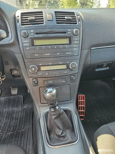 Toyota Avensis 1.8 Valvematic 2009, kuva 6/15