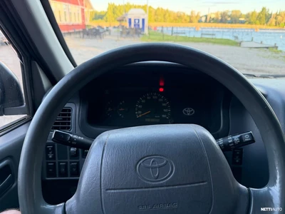 Toyota Hiace 2006, photo 5/11
