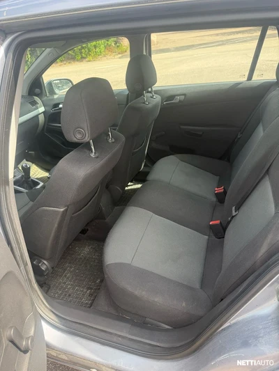 Opel Astra 2007, photo 7/12