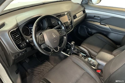 Mitsubishi Outlander 2017, kuva 7/10