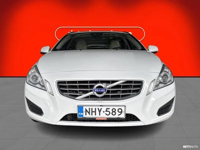Volvo V60 D3 Momentum Business S/S aut 2012, photo 3/35