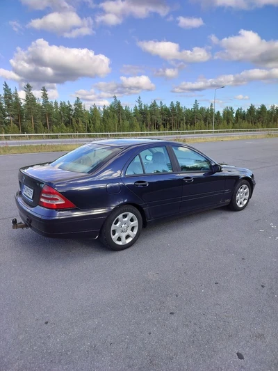 Mercedes-Benz C 200 CDI 2003, kuva 5/10