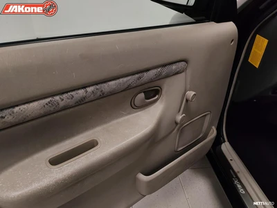 Mazda Demio 1,3i 16Valve 72hv GLX 1999, kuva 7/25