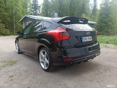 Ford Focus 2013, photo 5/13