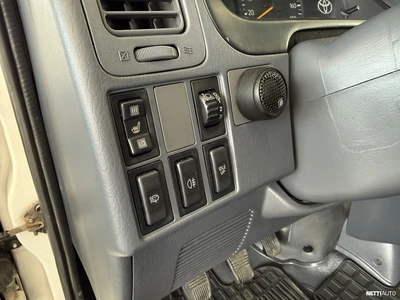 Toyota Hiace 2,5 D4D 90 4ov pitkä 2003, photo 6/9