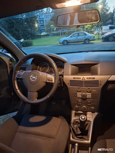 Opel Astra 2007, kuva 7/10