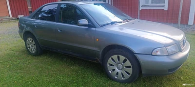 Audi A4 1,9 TDI 4d 1998, photo 2/2