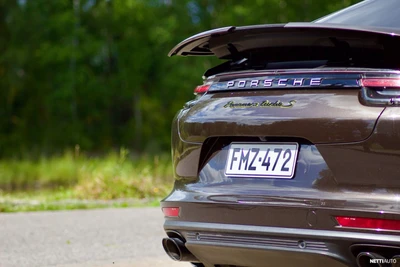Porsche Panamera Turbo S E-Hybrid 2018, photo 6/18