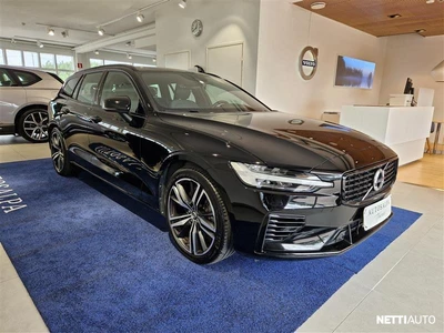 Volvo V60 2022, photo 3/30