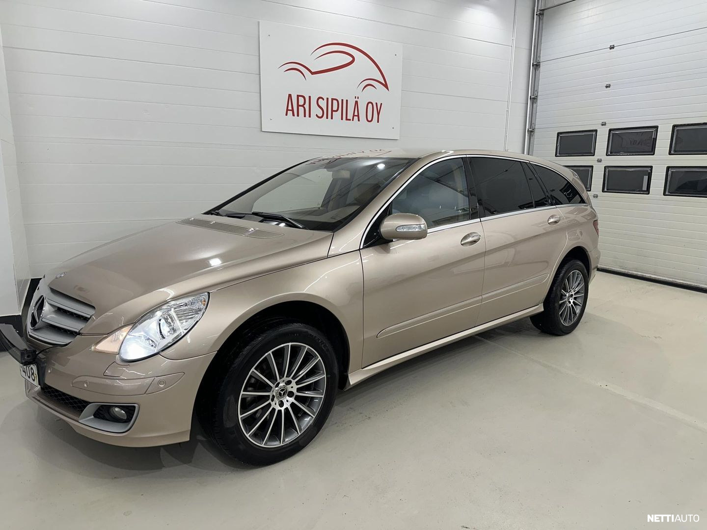 Mercedes-Benz R