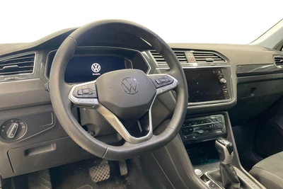 Volkswagen Tiguan 2021, photo 3/3