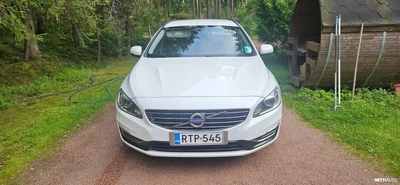Volvo V60 2015, photo 4/16