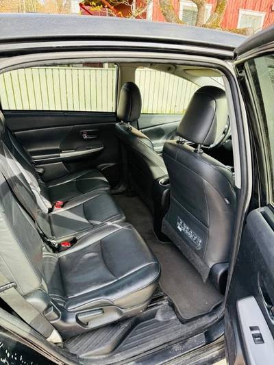 Toyota Prius+ Active 2019, photo 7/16