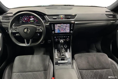 Skoda Superb 2019, photo 7/38