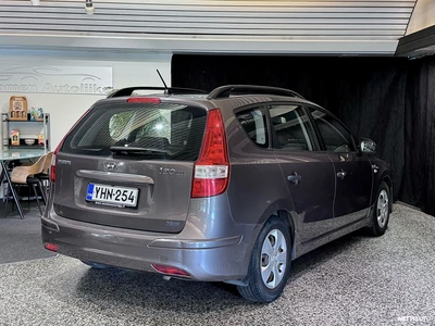 Hyundai i30 2011, kuva 3/11