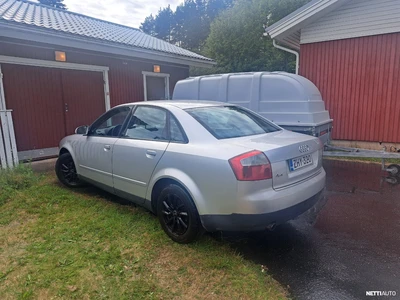Audi A4 Sedan 2003, kuva 2/6