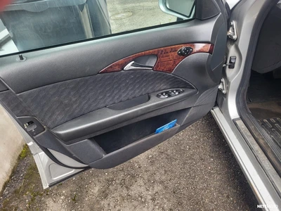 Mercedes-Benz E 2005, kuva 7/11